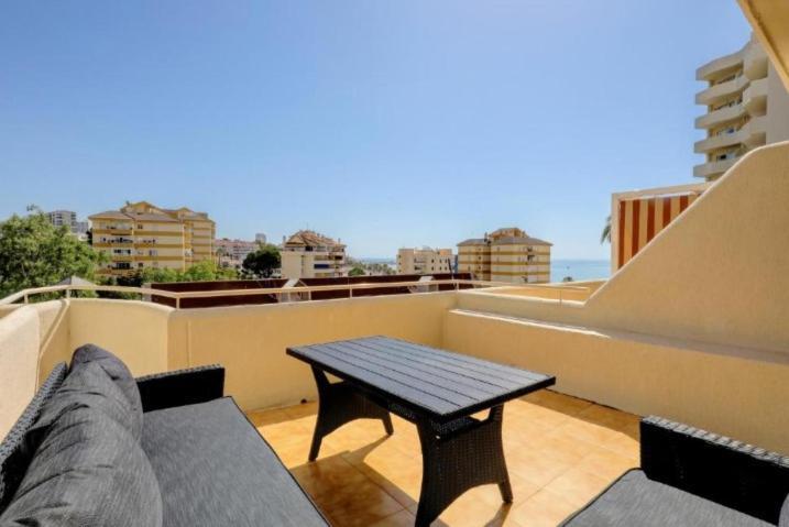 El Estudio De La Playa Benalbeach 324 Gran Terraza Vistas Al Mar Benalmádena Exterior foto